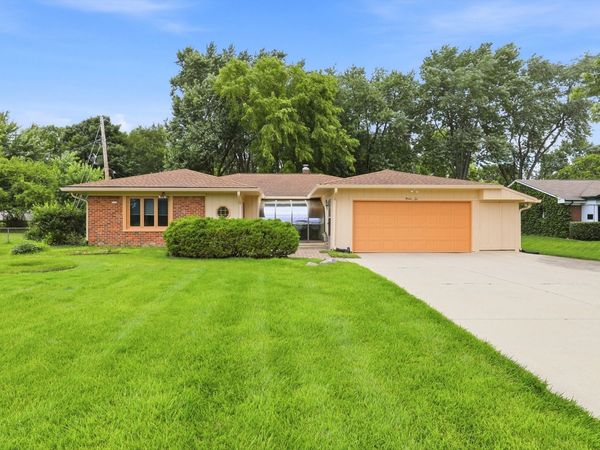 26 W Hill Valley Drive, Indianapolis, IN 46217