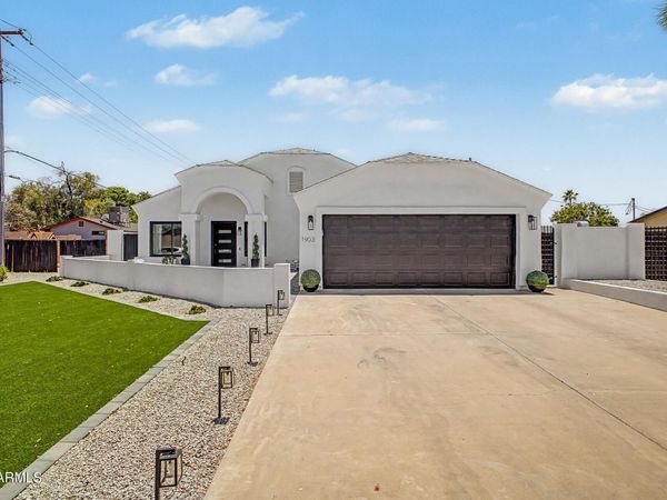 1903 E OCOTILLO Road, Phoenix, AZ 85016