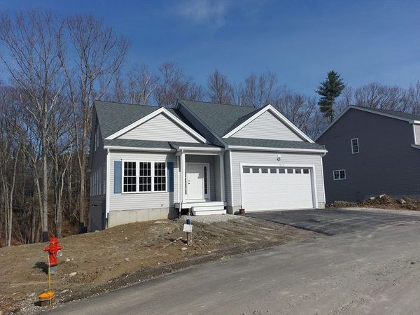 197D Crownshield, Unit 16D, Uxbridge, MA 01569
