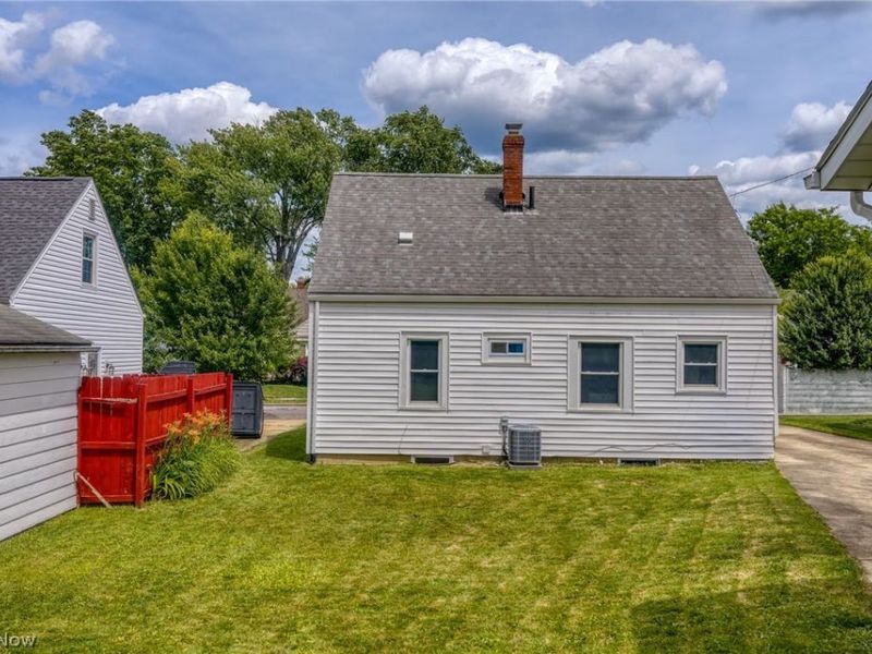 2376 Harding Road, Cuyahoga Falls, OH 44223 Photo 21