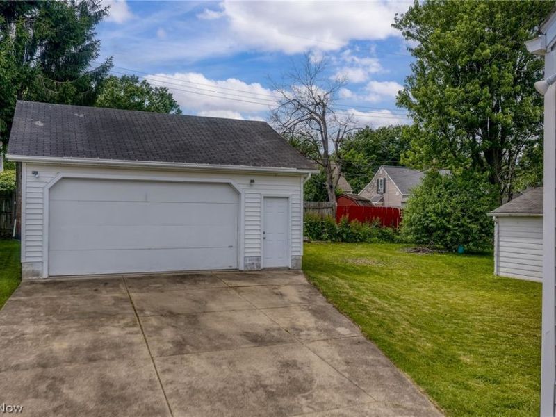 2376 Harding Road, Cuyahoga Falls, OH 44223 Photo 22