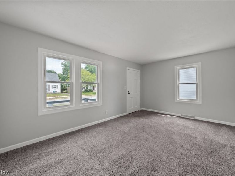 2376 Harding Road, Cuyahoga Falls, OH 44223 Photo 3