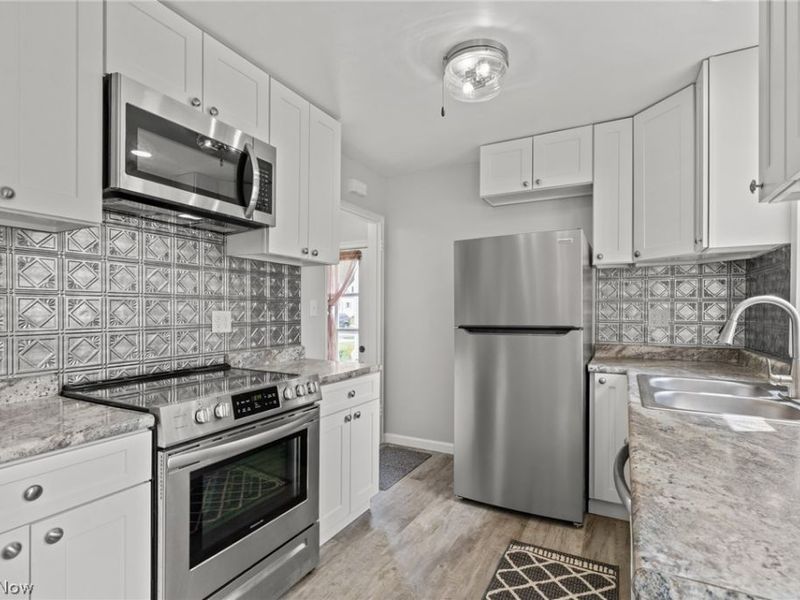 2376 Harding Road, Cuyahoga Falls, OH 44223 Photo 9
