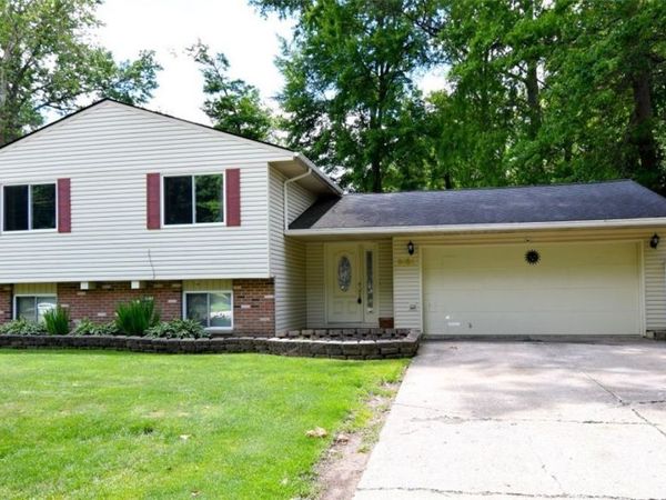 5454 Barton Road, North Olmsted, OH 44070
