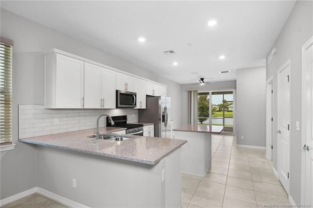 10214 SW Captiva Drive, Port Saint Lucie, FL 34987 Photo