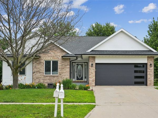 402 Windsor Drive , Solon, IA 52333