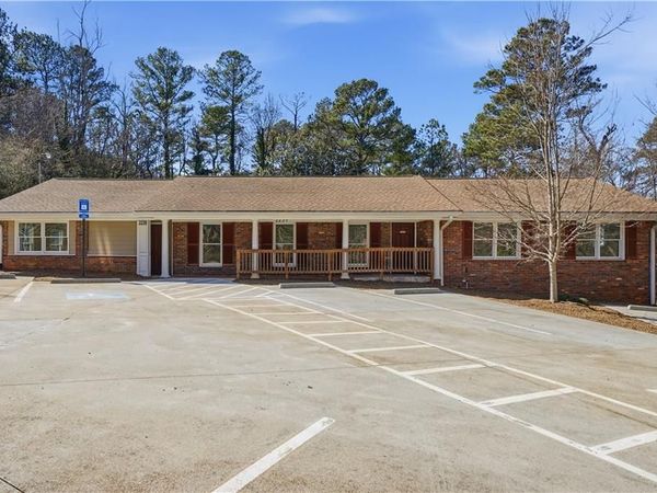 2239 Scenic Drive , Snellville, GA 30078