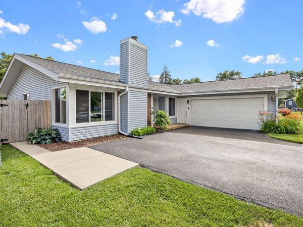 230 Plymouth Lane , Bolingbrook, IL 60440