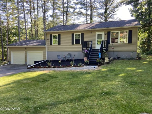 103 Larch Court , Dingmans Ferry, PA 18328
