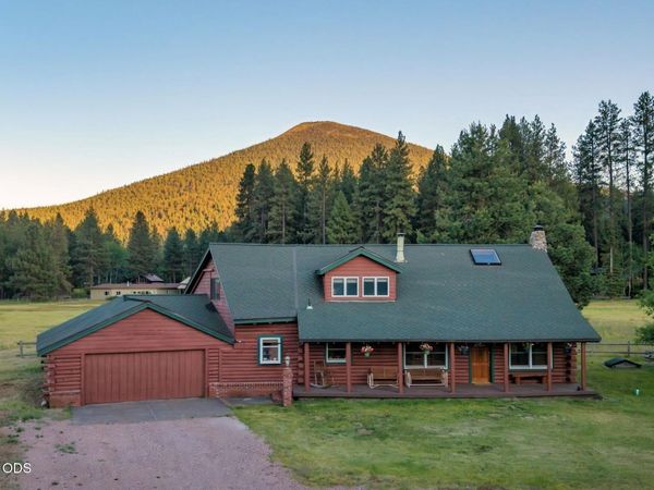 13751 SW Meadow View Drive, Camp Sherman, OR 97730
