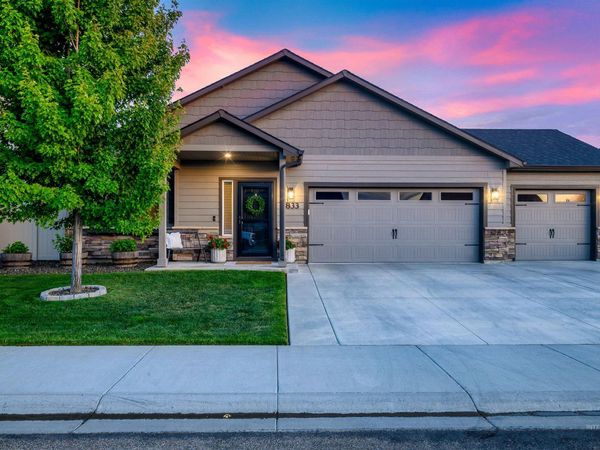 1833 E Cave Falls St, Kuna, ID 83634