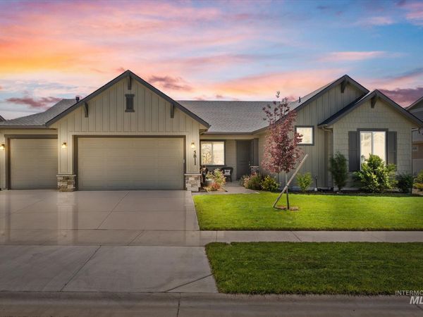5811 W Copperstone Dr, Meridian, ID 83646
