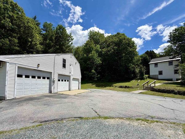 892 South Main Street, Newport, NH 03773