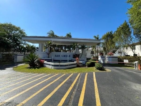 21300 San Simeon Way , Unit 01, Miami, FL 33179