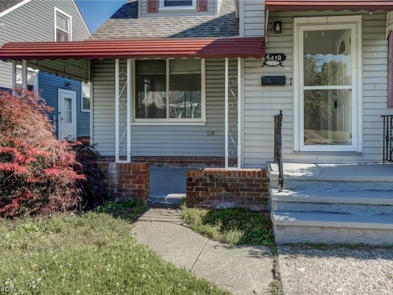 5410 Renwood Drive, Parma, OH 44129 Photo 4