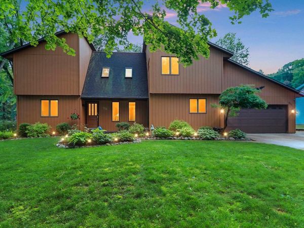 516 E EAGLE TERRACE, Green Bay, WI 54313
