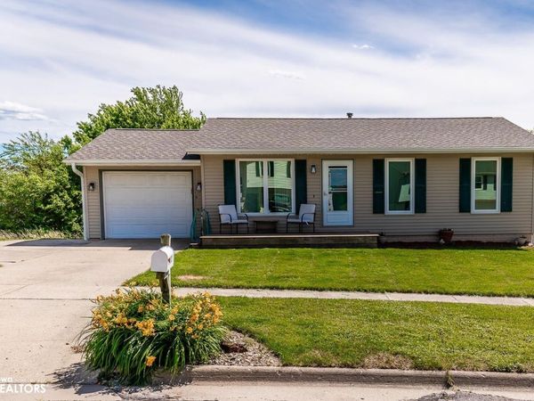1410 Greenfield Drive, Marshalltown, IA 50158