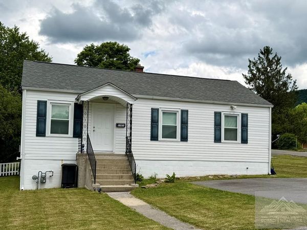 2213 Hemlock Hill, Bluefield, WV 24701