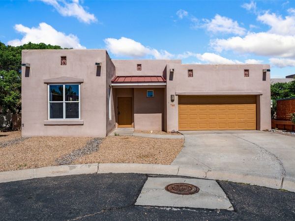 5 Eagle Thorn Place , Santa Fe, NM 87508