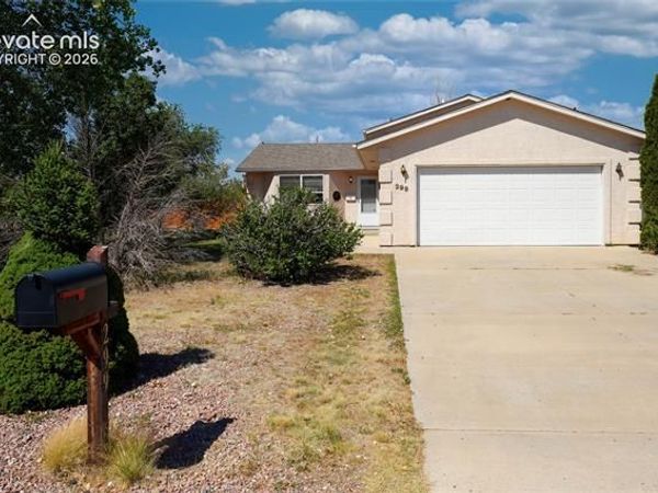 299 S Falcon Drive, Pueblo, CO 81007