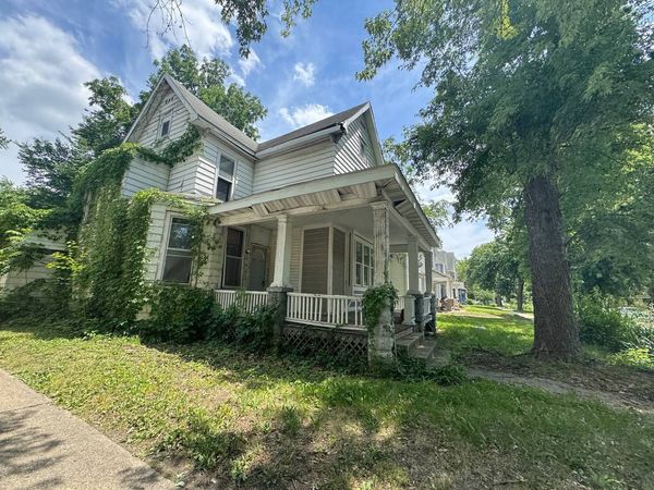 820 N 6th Street , Springfield, IL 62702