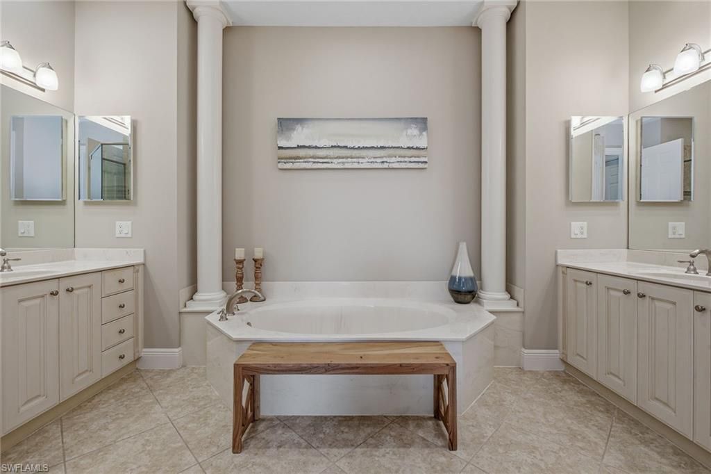 9270 Campanile Cir, Unit 204, Naples, FL 34114 Photo