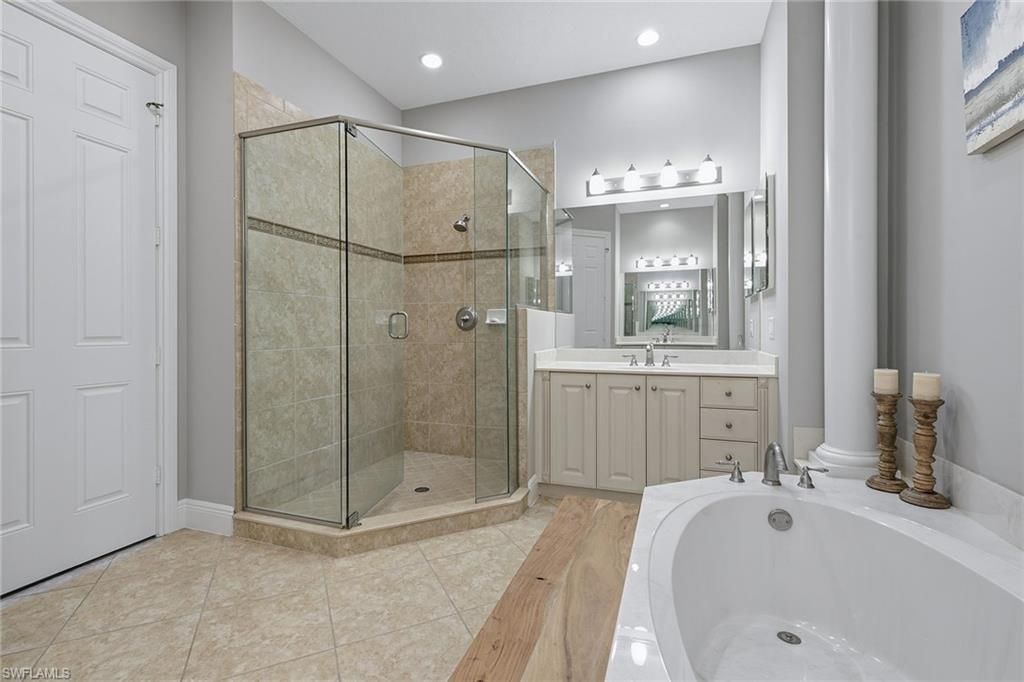 9270 Campanile Cir, Unit 204, Naples, FL 34114 Photo