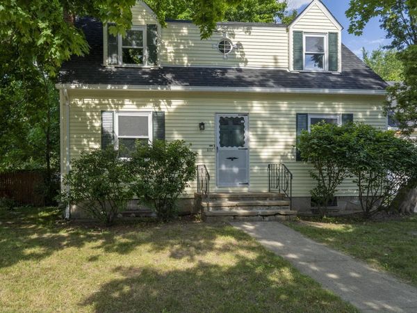 857 Union Street, Manchester, NH 03104