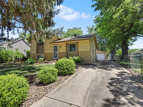5703 SW 3rd Street, Des Moines, IA 50315