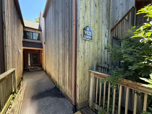 9525 S Pointe LaSalles Drive, Unit 86, Bloomington, IN 47401