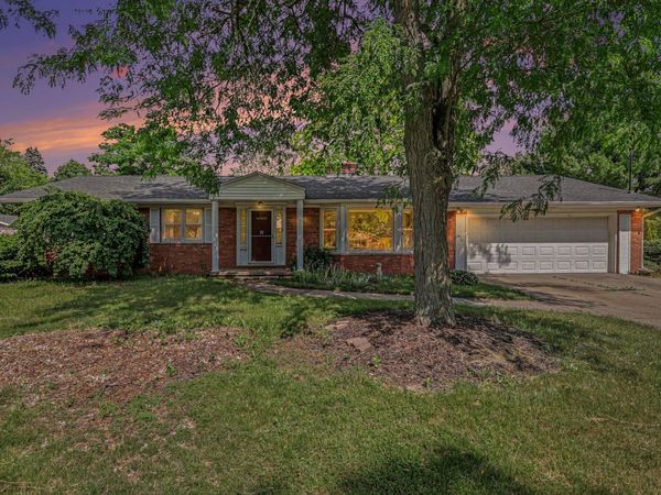 1111 S Clinton Street, Charlotte, MI 48813