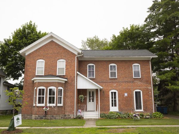 112 E Maple Street, Vicksburg, MI 49097