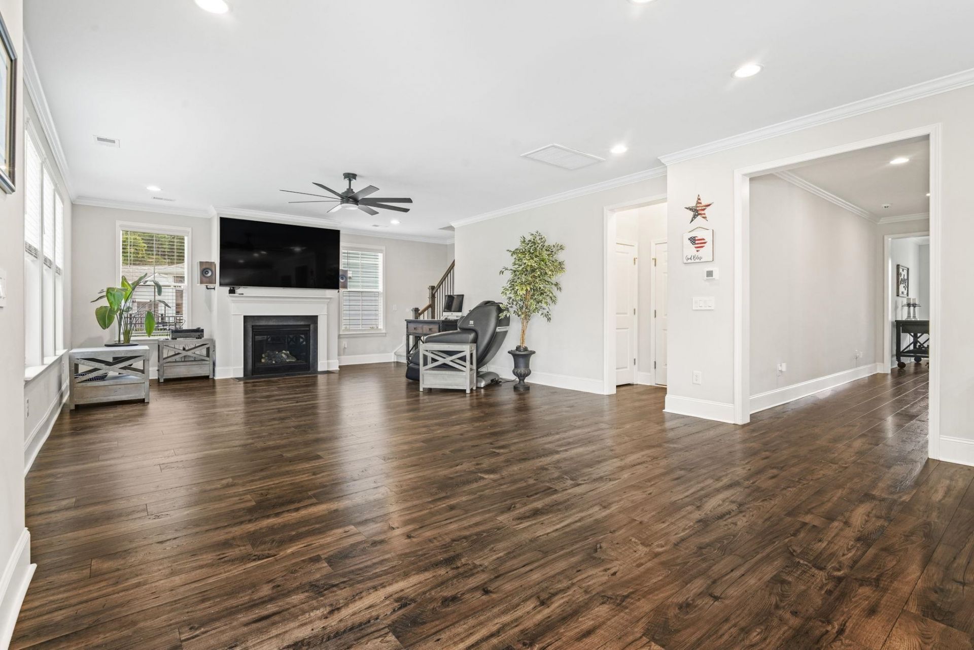 215 Delano Way Photo 12