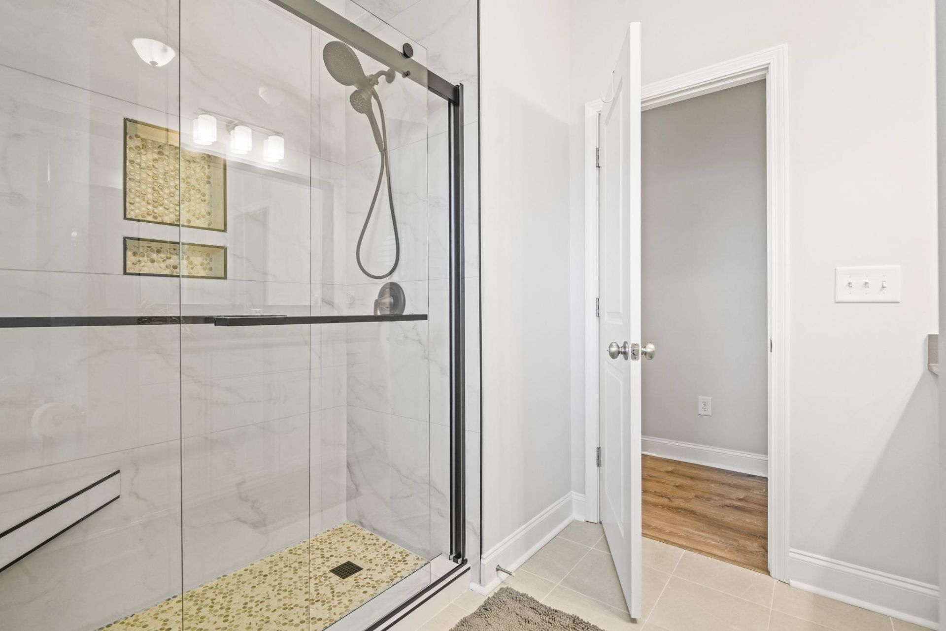 215 Delano Way Photo 31