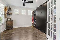 215 Delano Way  photo 4
