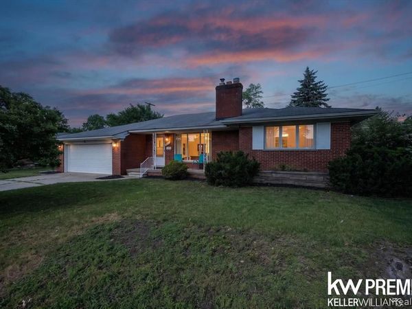 25734 Graceland Circle , Dearborn Heights, MI 48125