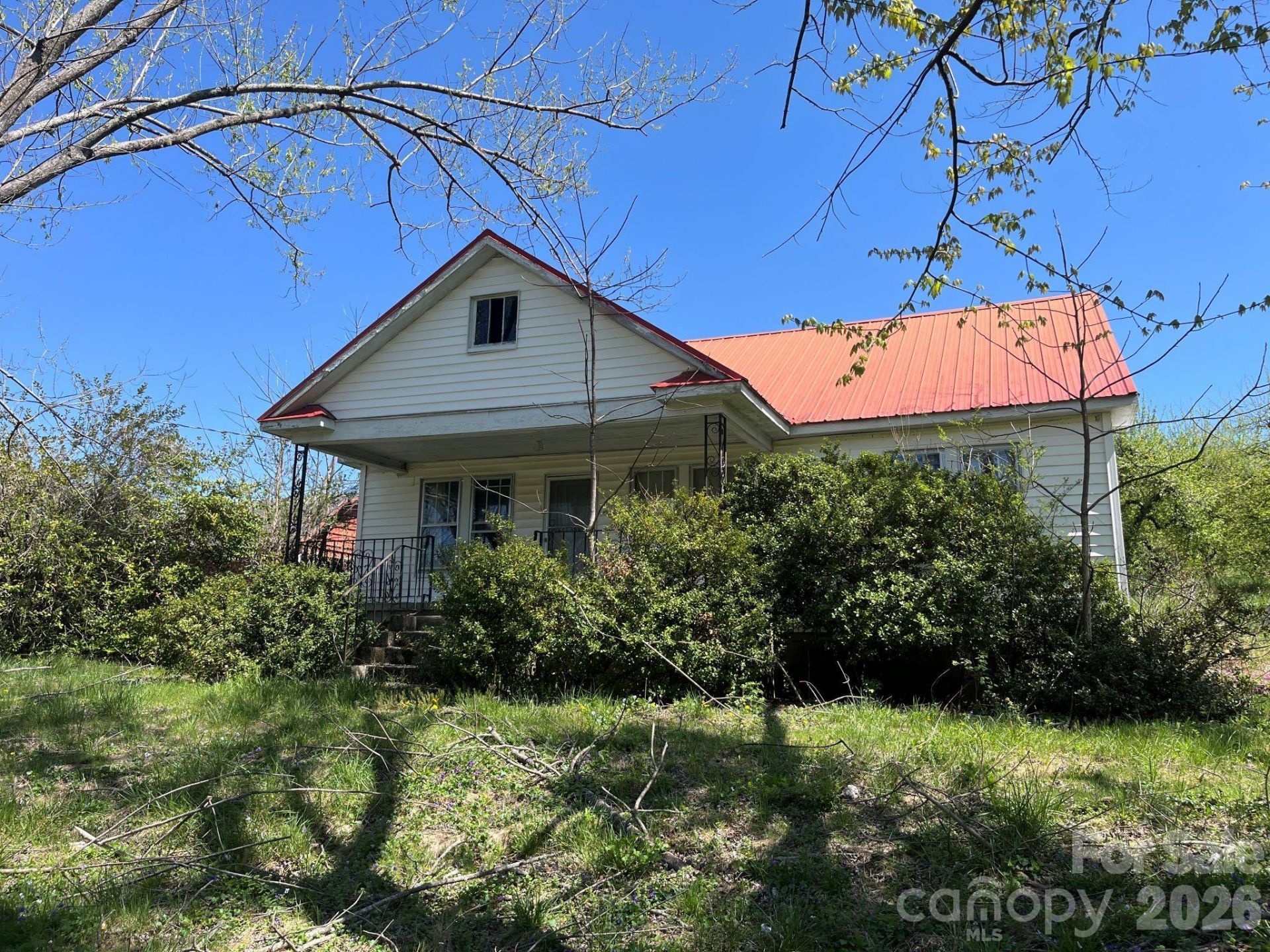 1756 Bearwallow Road, Hendersonville, NC 28792 Main Photo