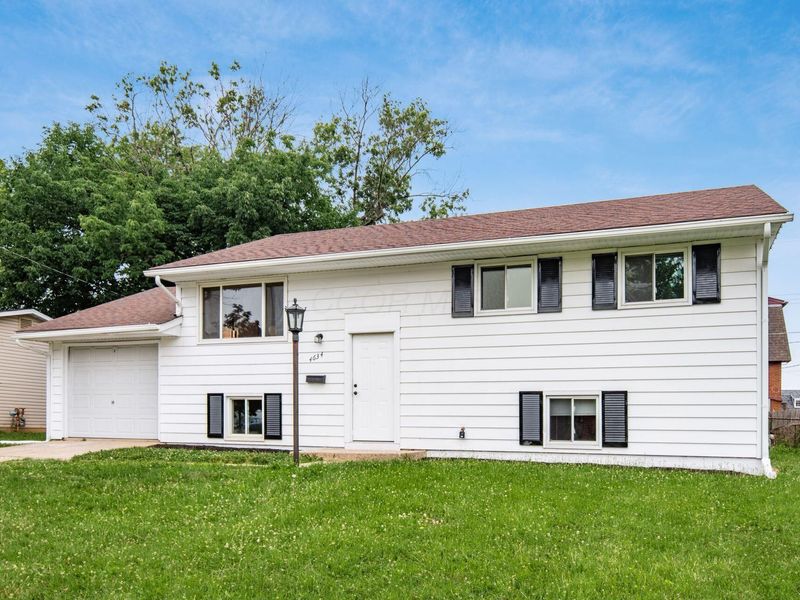 4634 Henley Avenue , Columbus, OH 43228 Photo 2