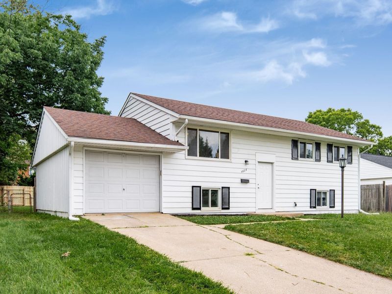 4634 Henley Avenue , Columbus, OH 43228 Photo 3
