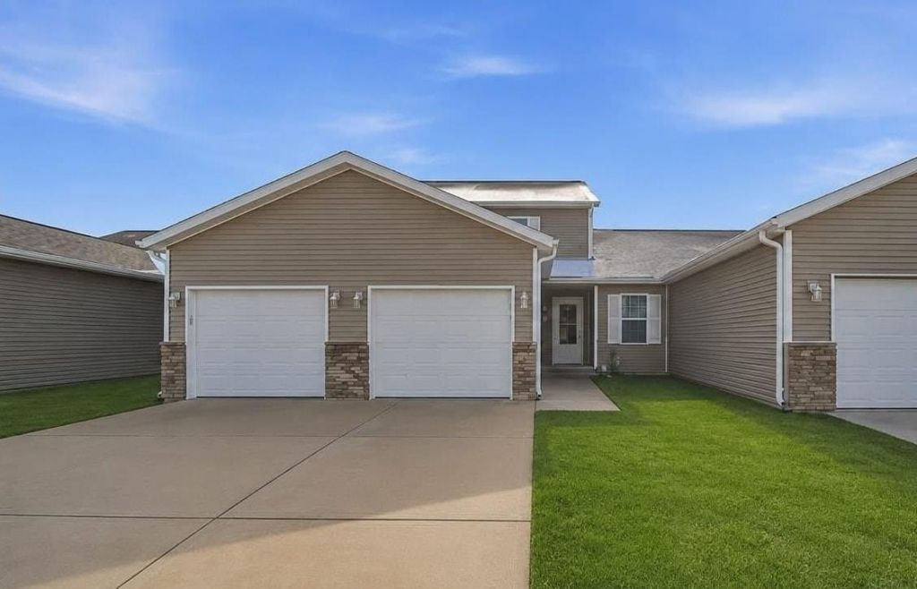1312 Lois Lane, Waterloo, IA 50702 Main Photo