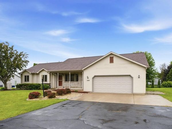 W2303 ST GERMAINE COURT, Appleton, WI 54915
