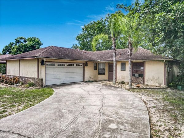 1072 PEAK CIRCLE , DELTONA, FL 32738