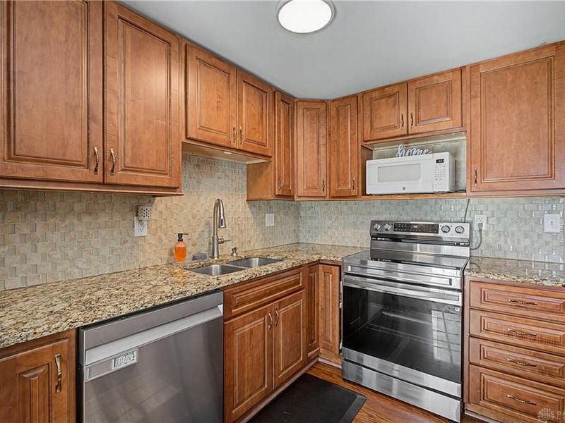 7422 Dial Drive, Huber Heights, OH 45424 Photo 13