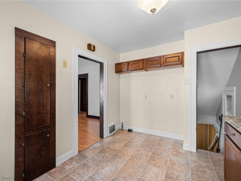 14104 Carrydale Avenue, Cleveland, OH 44111 Photo 11