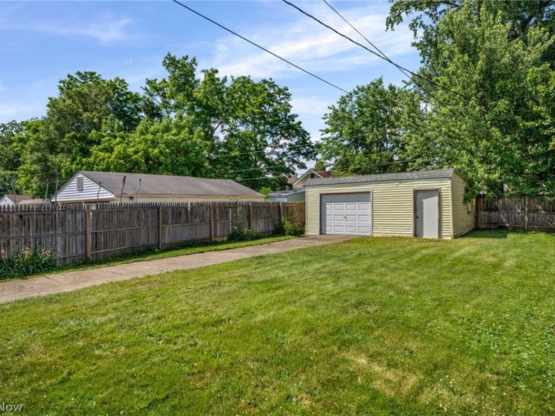 14104 Carrydale Avenue, Cleveland, OH 44111 Photo 24