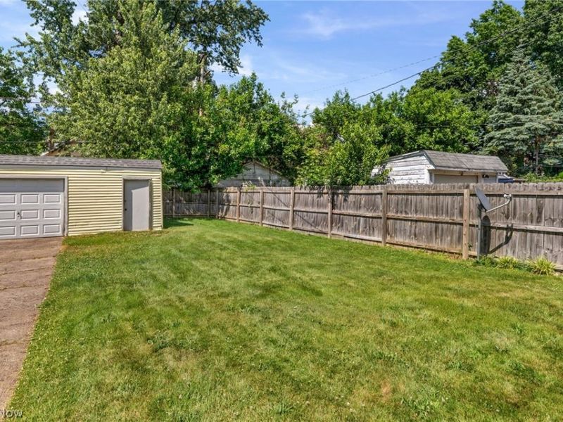 14104 Carrydale Avenue, Cleveland, OH 44111 Photo 25