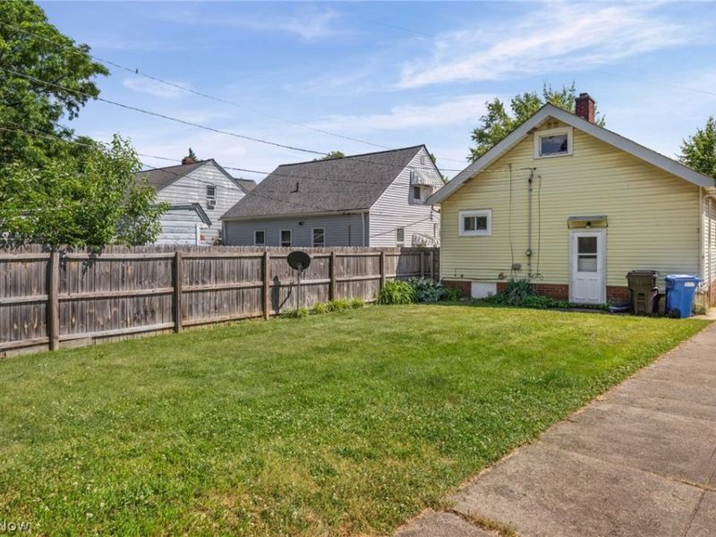 14104 Carrydale Avenue, Cleveland, OH 44111 Photo 26