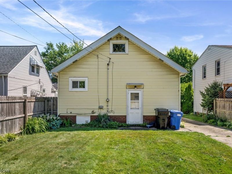 14104 Carrydale Avenue, Cleveland, OH 44111 Photo 27