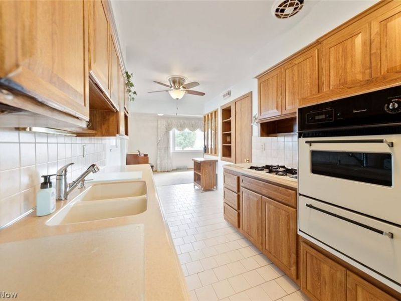 6130 Smith Road, Brook Park, OH 44142 Photo 12