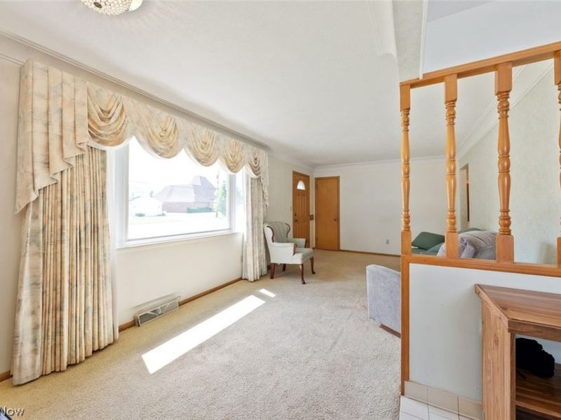 6130 Smith Road , Brook Park, OH 44142 Photo 7